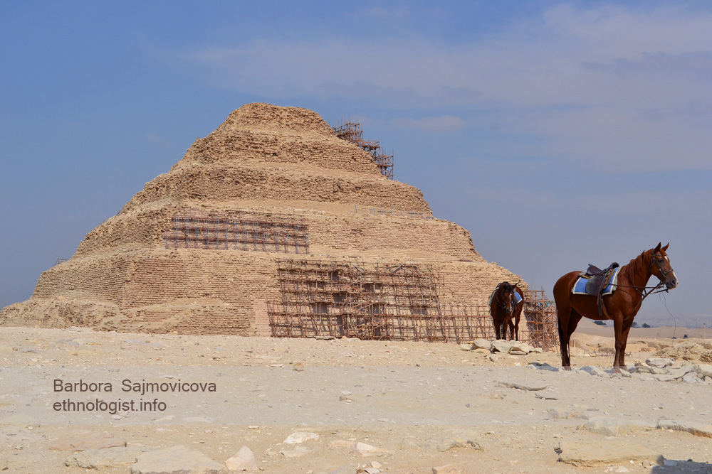 Foto: Barbora Šajmovičová Džoserova pyramida v Sakkáře. Foto: Barbora Šajmovičová, 2011.