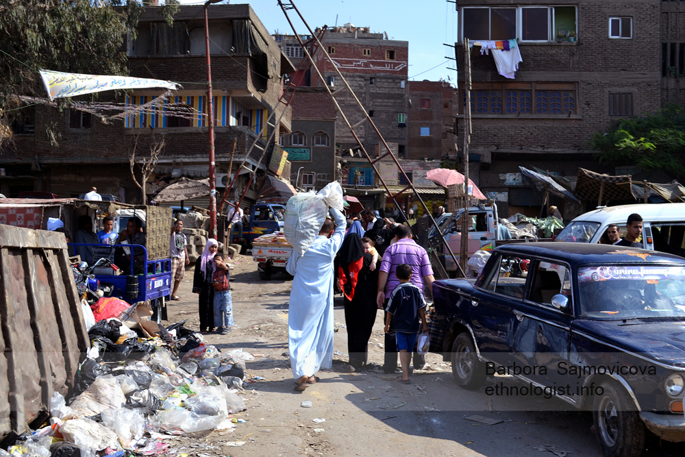 Photo: Barbora Sajmovicova The main street into Manshiyat Naser. Photo: Barbora Sajmovicova, 2011, Nikon D3100.