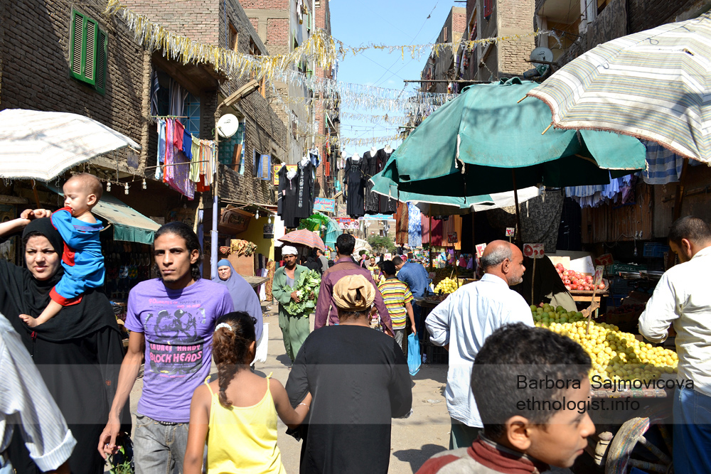 Photo: Barbora Sajmovicova, 2011 Street with shops in Manshiyat Naser. Photo: Barbora Sajmovicova, 2011, Nikon D3100.