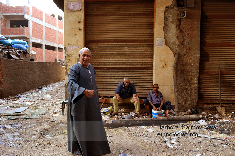Photo: Barbora Sajmovicova Men in the Garbage City. Photo: Barbora Sajmovicova, 2011, Nikon D3100.