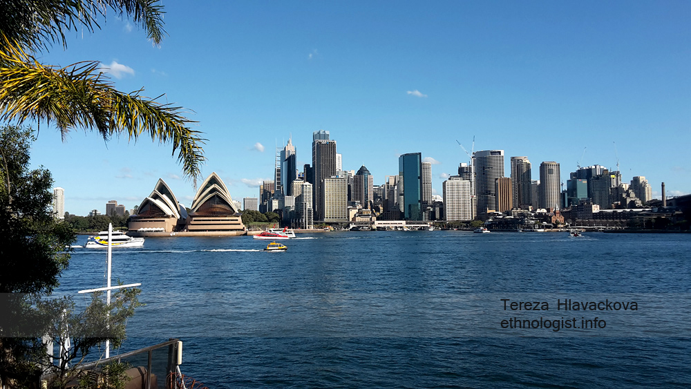 Foto: Tereza Hlaváčková Opera v Sydney a Central Business District. Foto: Tereza Hlaváčková, 2015.