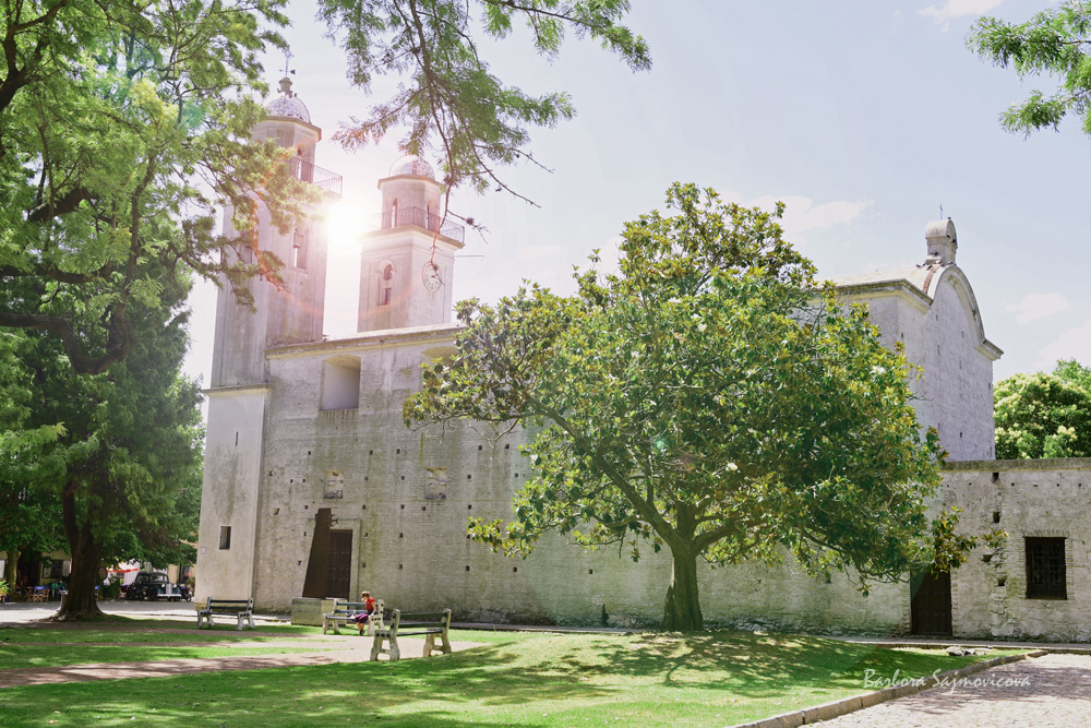 Photo: Barbora Sajmovicova Basílica del Santísimo Sacramento in Colonia del Sacramento. Photo: Barbora Sajmovicova, 2016, Uruguay.