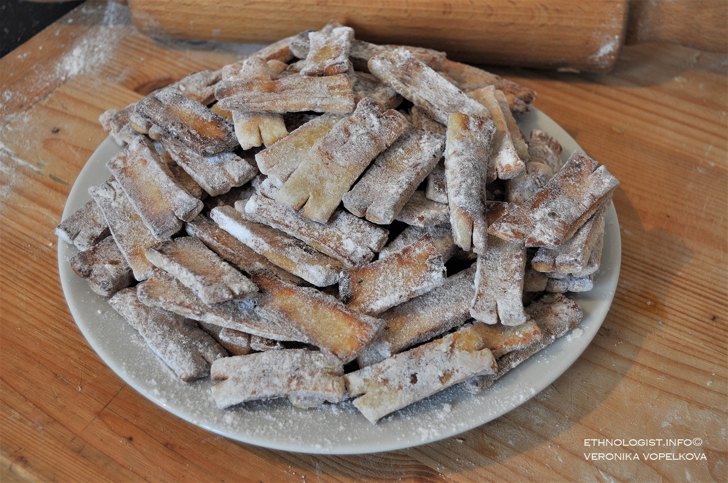 Foto: Veronika Vopelková Etnolog na Dušičky připravil i tzv. kosti svatých, jak říkávali naše babičky "milosti". Foto: Veronika Vopelková, 2017.